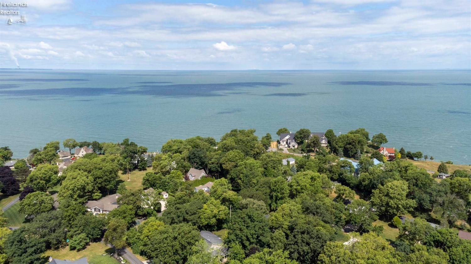 3879 N Stonehenge Road