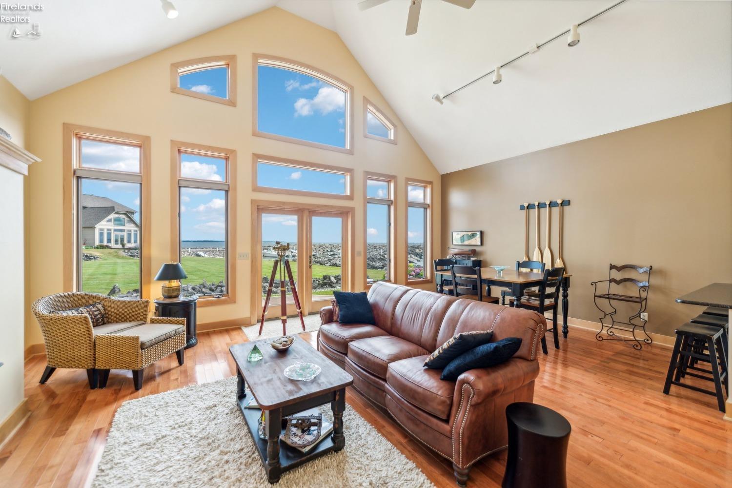 123 Glacial Lane 1C