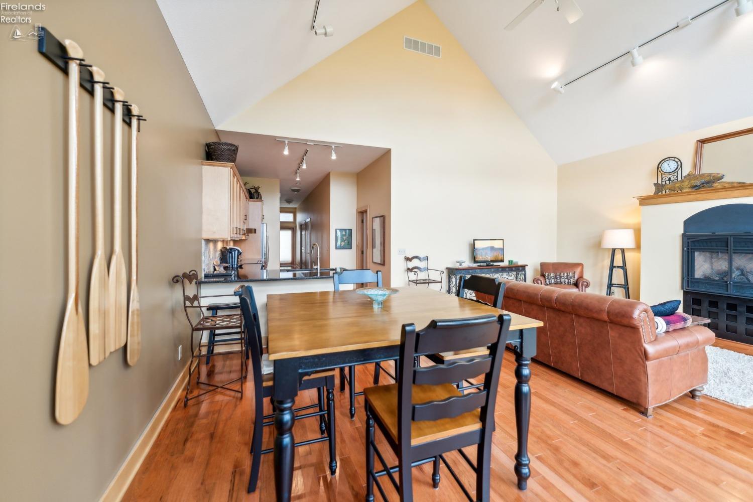 123 Glacial Lane 1C