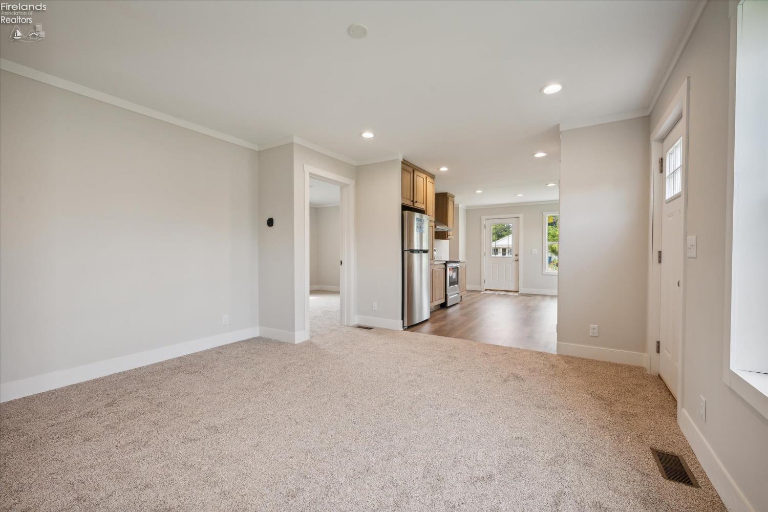525 W 2nd Street