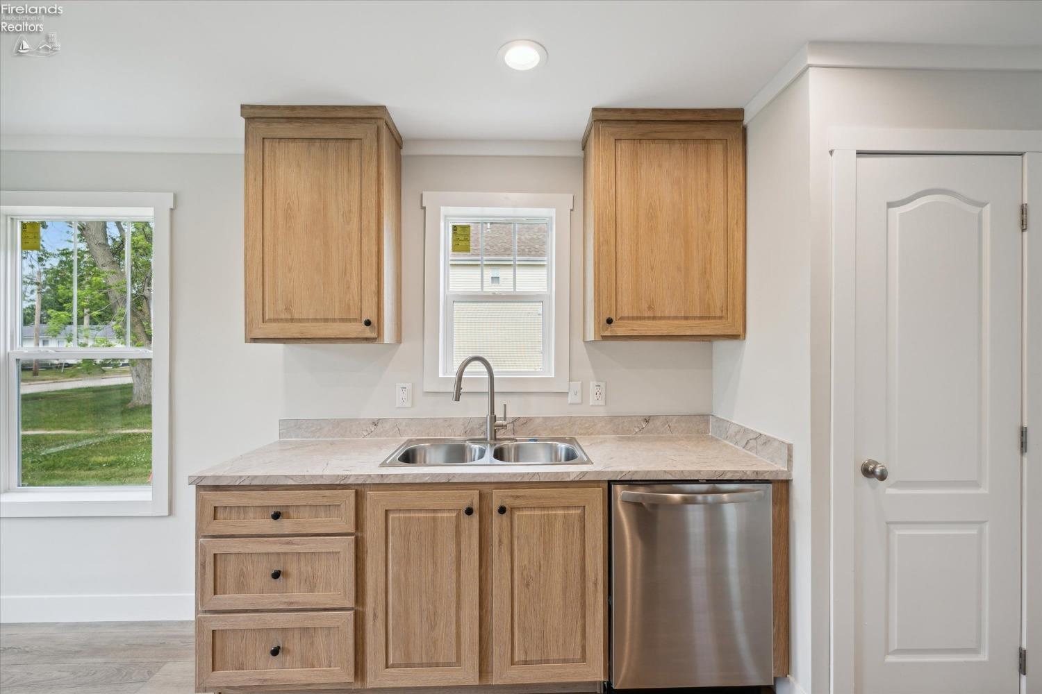 525 W 2nd Street
