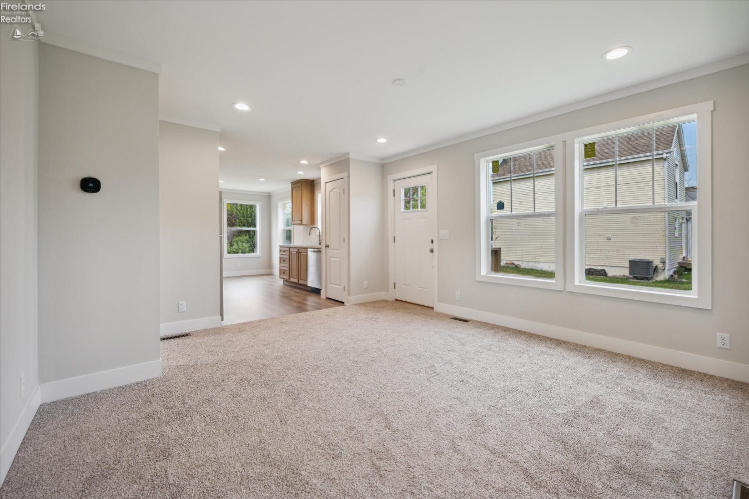525 W 2nd Street