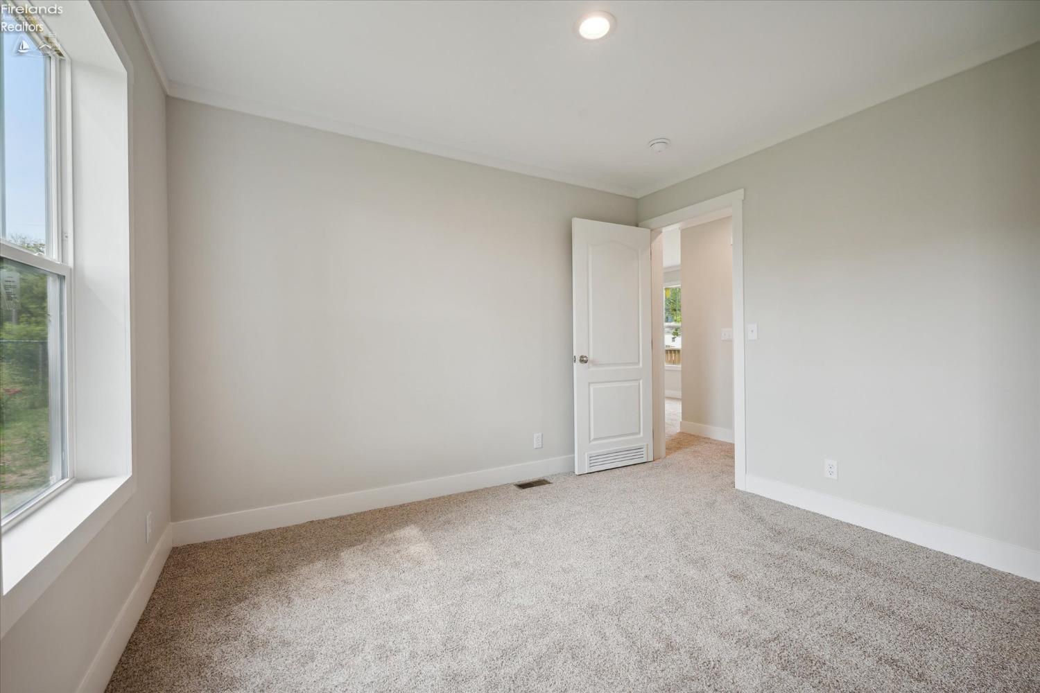 525 W 2nd Street