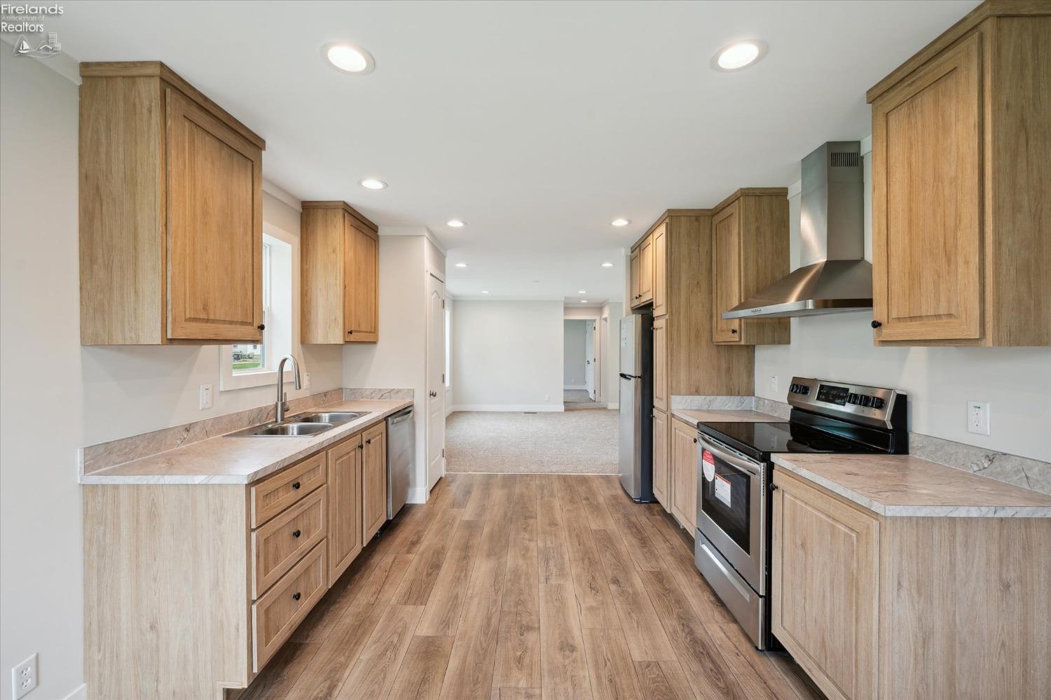 525 W 2nd Street