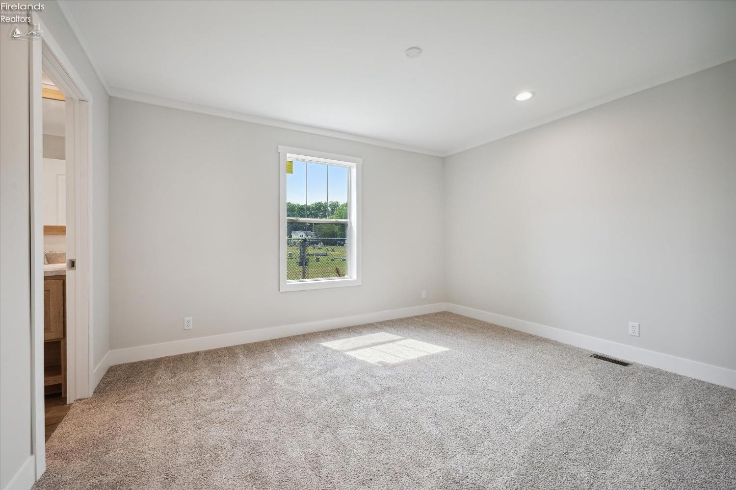 525 W 2nd Street