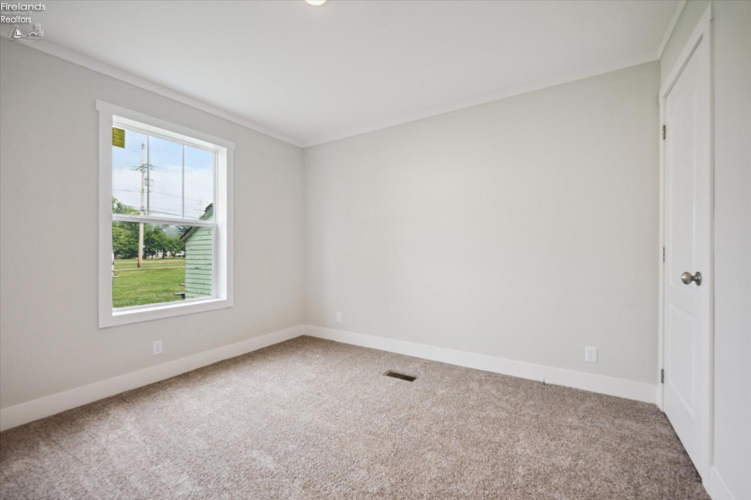 525 W 2nd Street