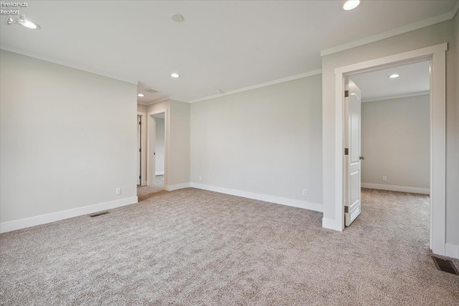 525 W 2nd Street
