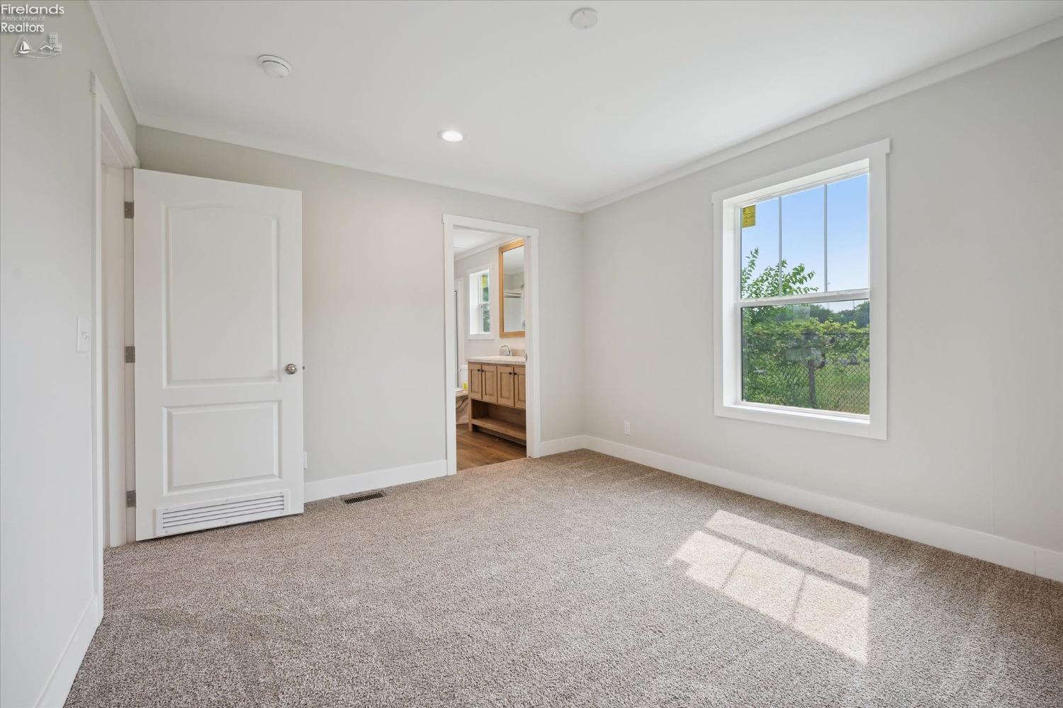525 W 2nd Street