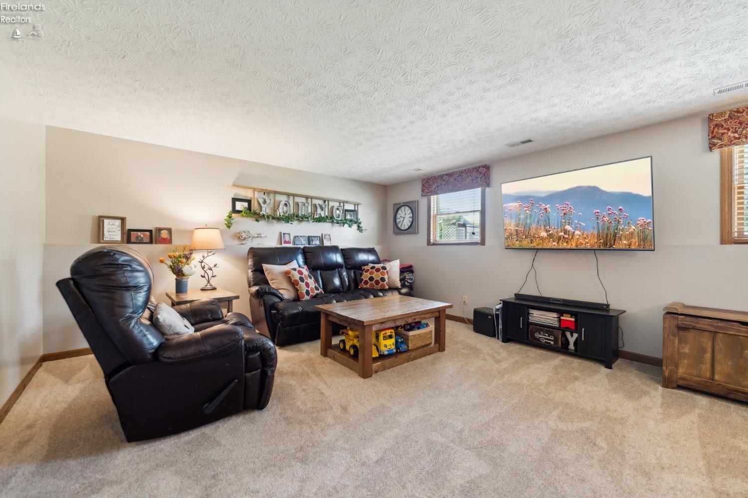 9538 W Oak Harbor SE Road