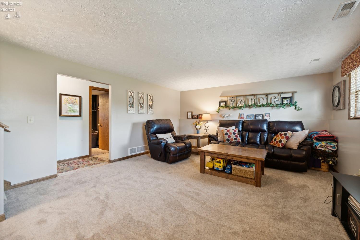 9538 W Oak Harbor SE Road