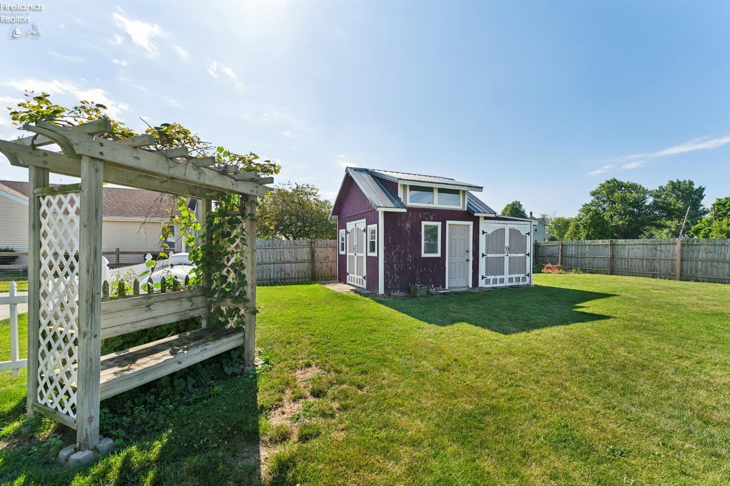 9538 W Oak Harbor SE Road