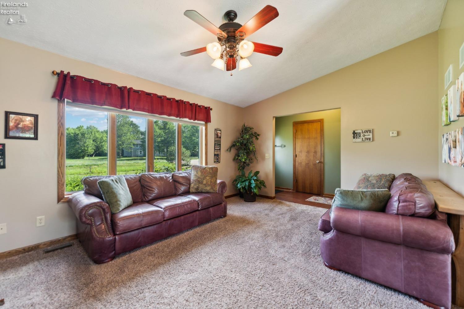 9538 W Oak Harbor SE Road