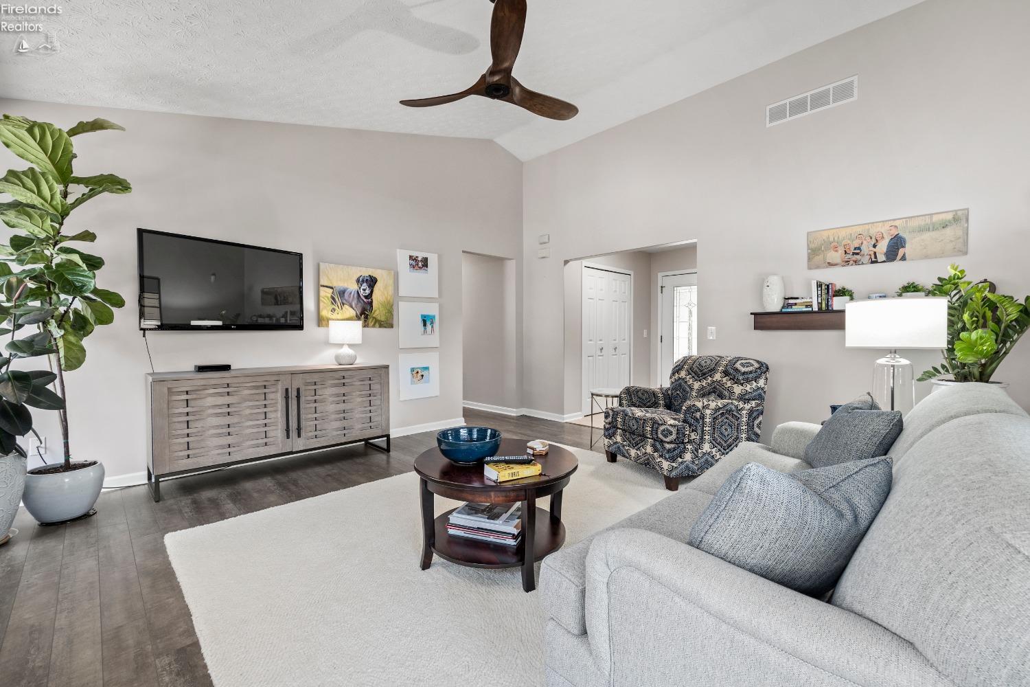214 Oakdale Circle