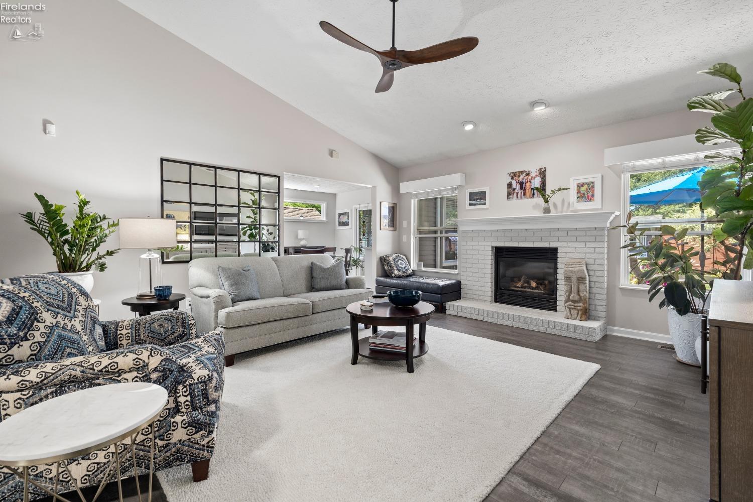 214 Oakdale Circle