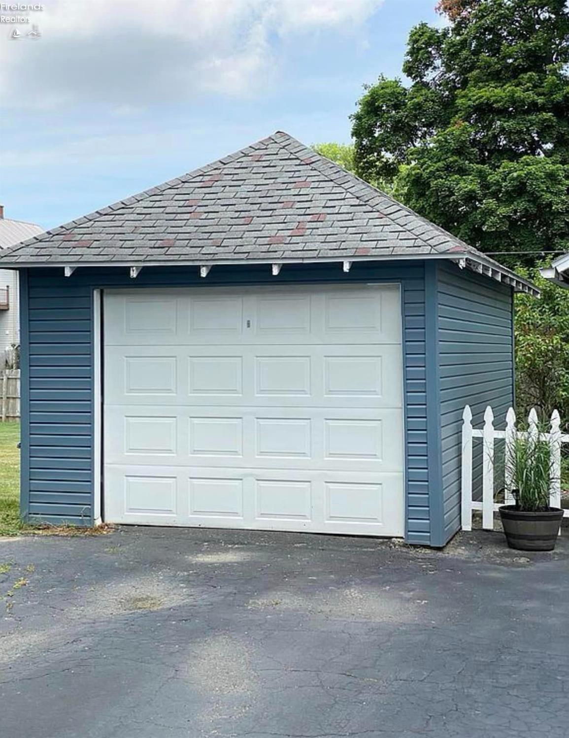 133 Robert Avenue
