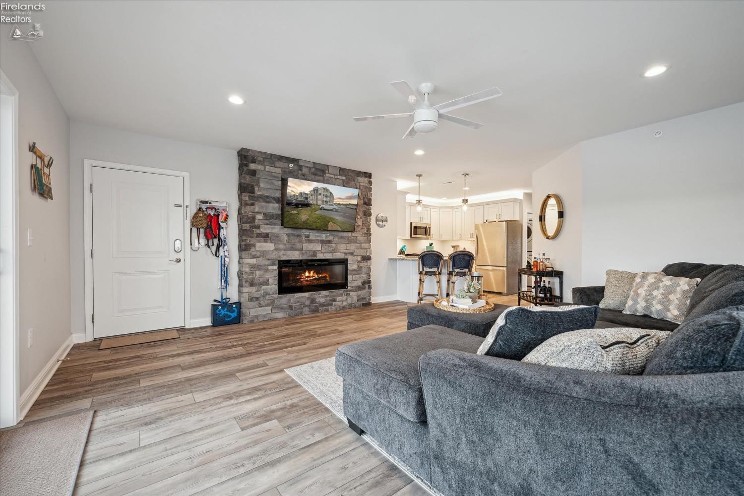 2610 Waterside Court Drive 532