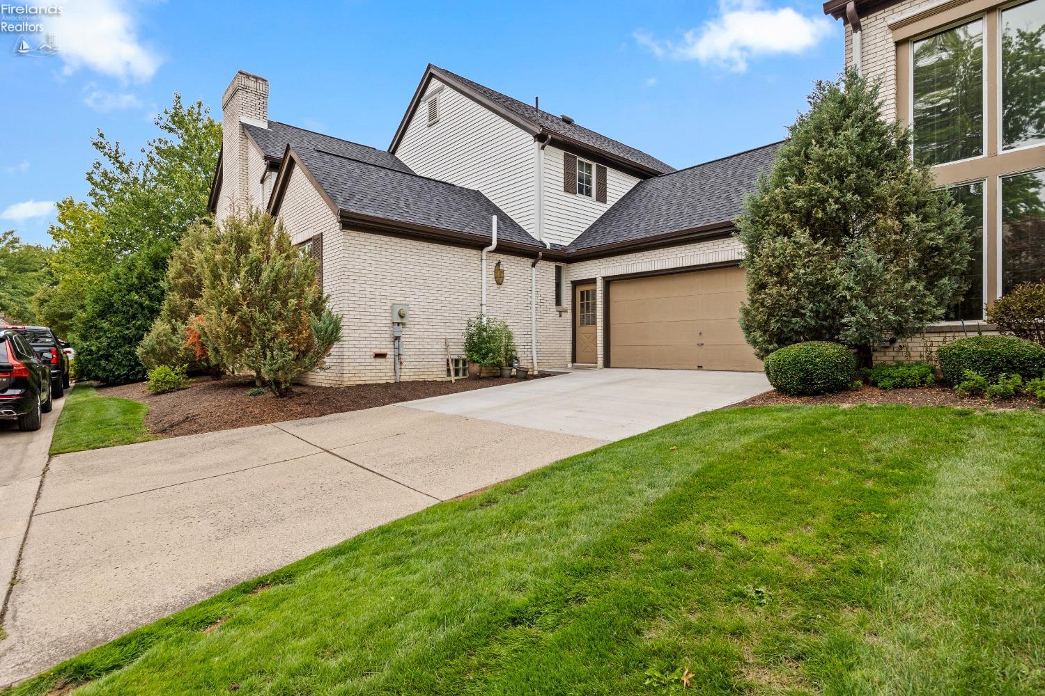 2211 Pebblebrook Rd. 5B