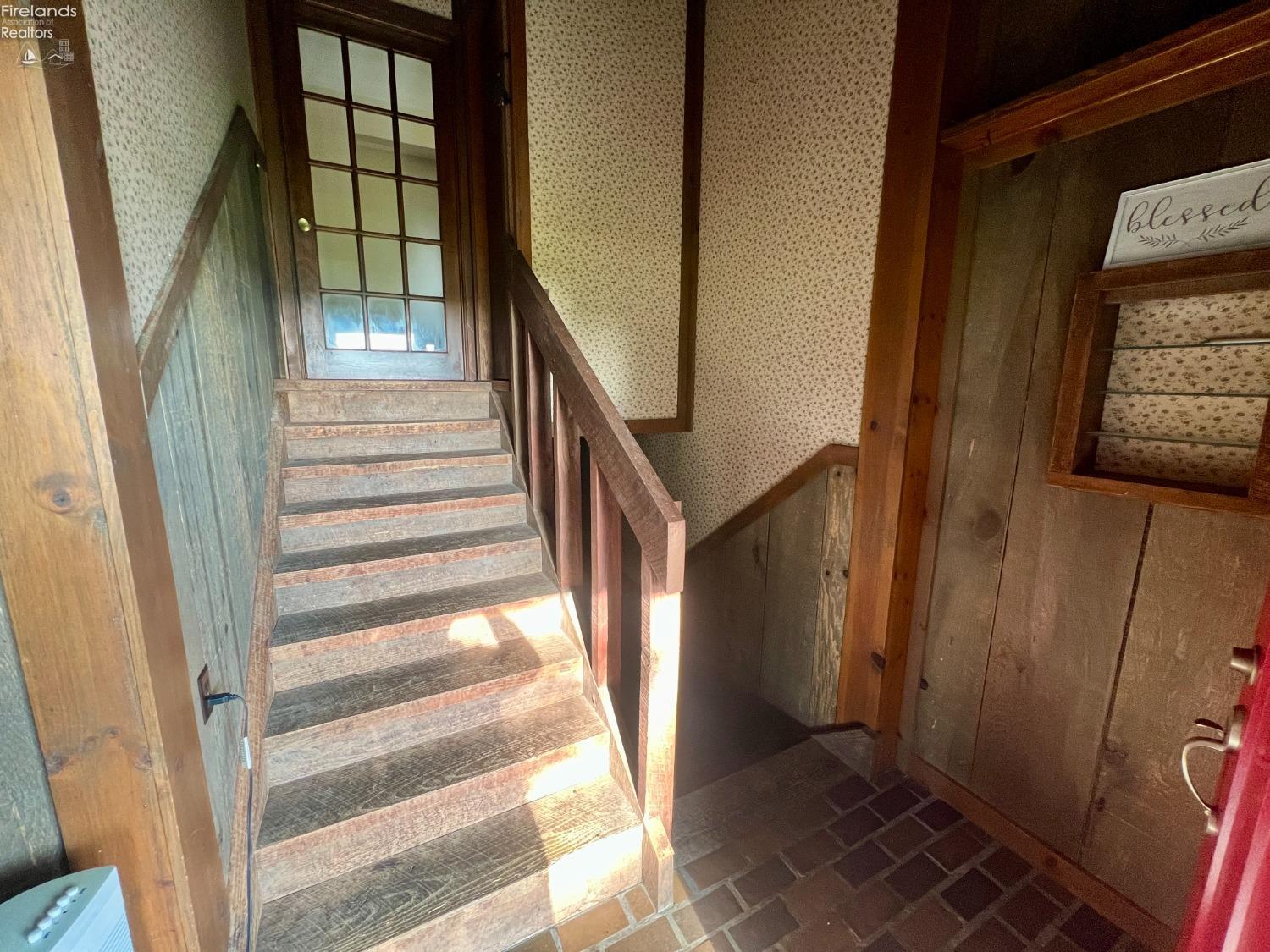 1085 N County Road 43