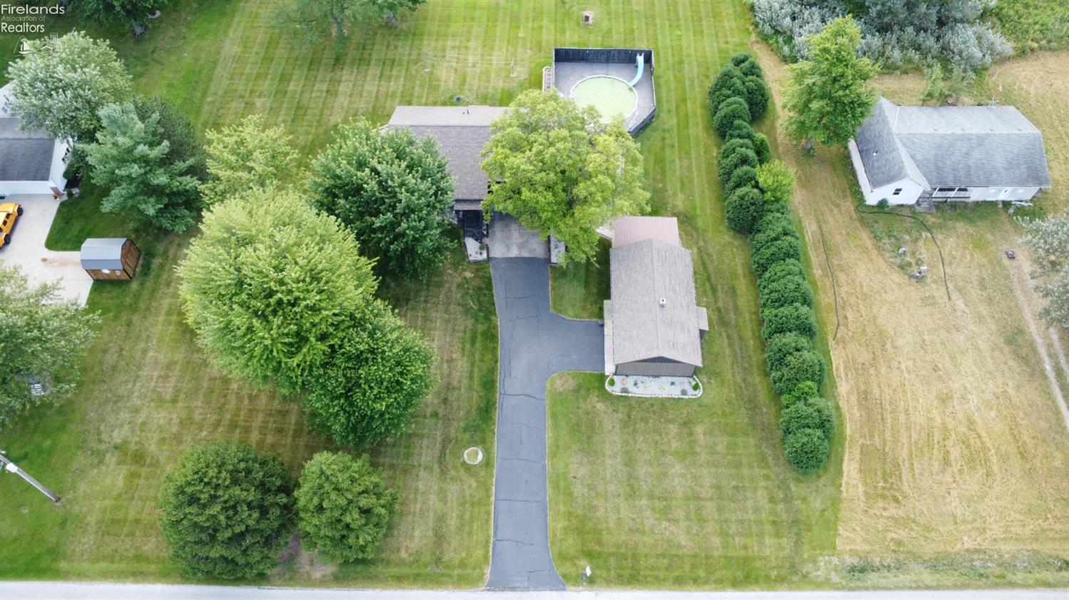1085 N County Road 43