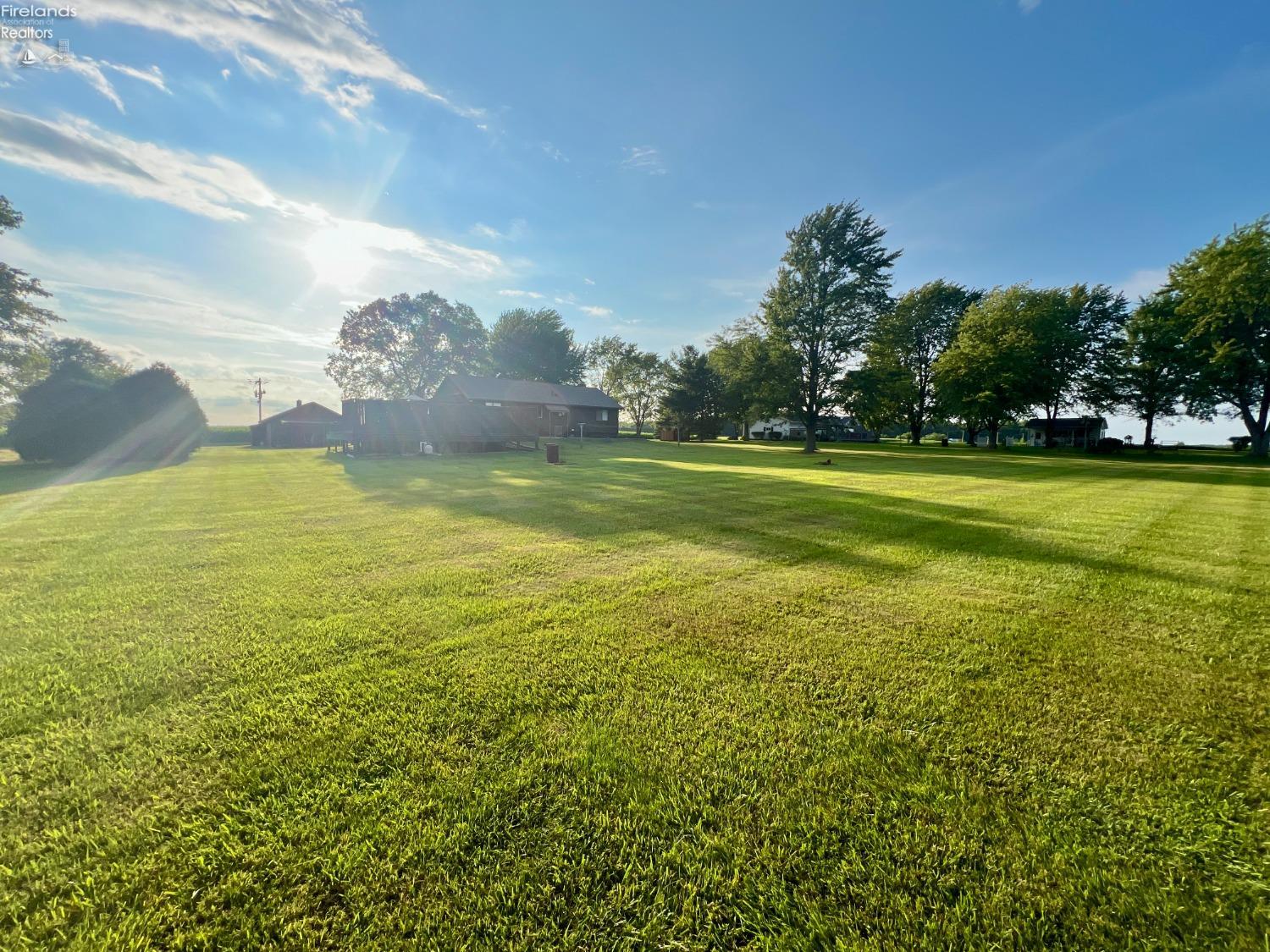 1085 N County Road 43