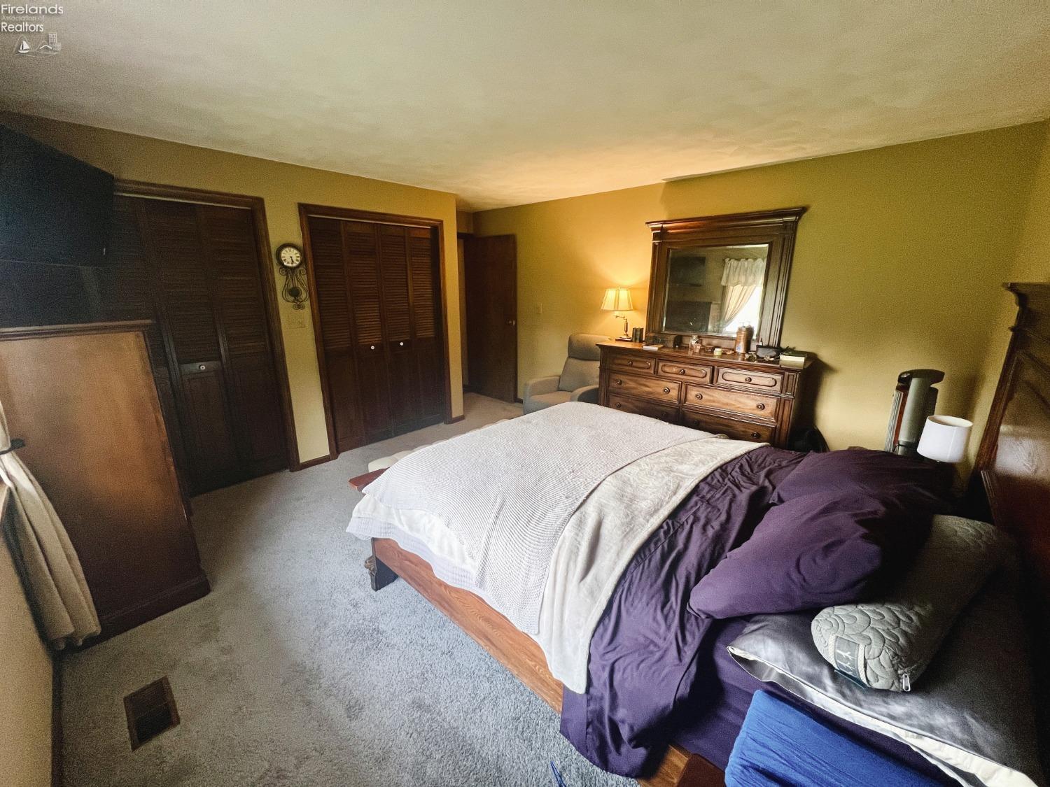 1085 N County Road 43