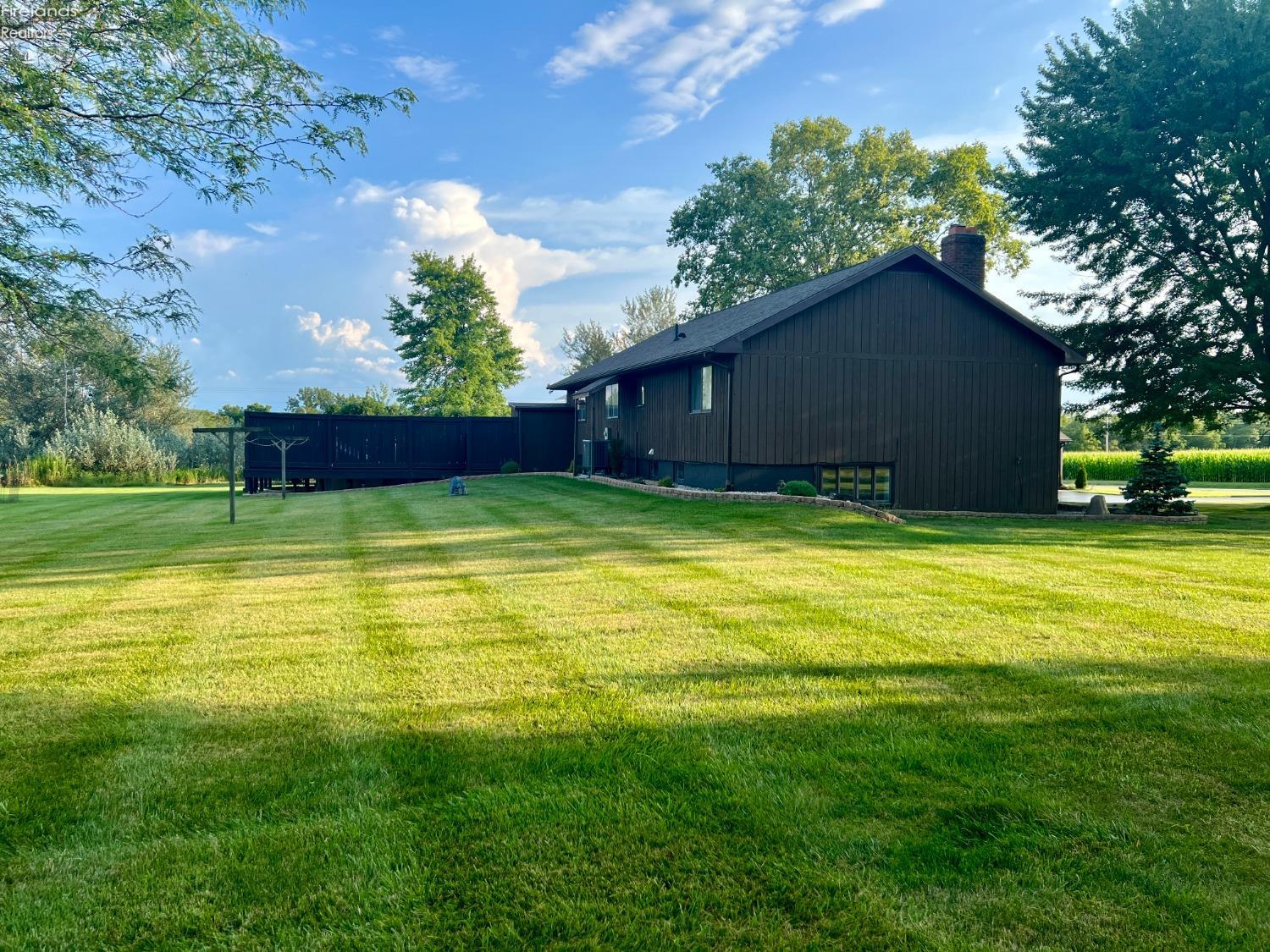 1085 N County Road 43