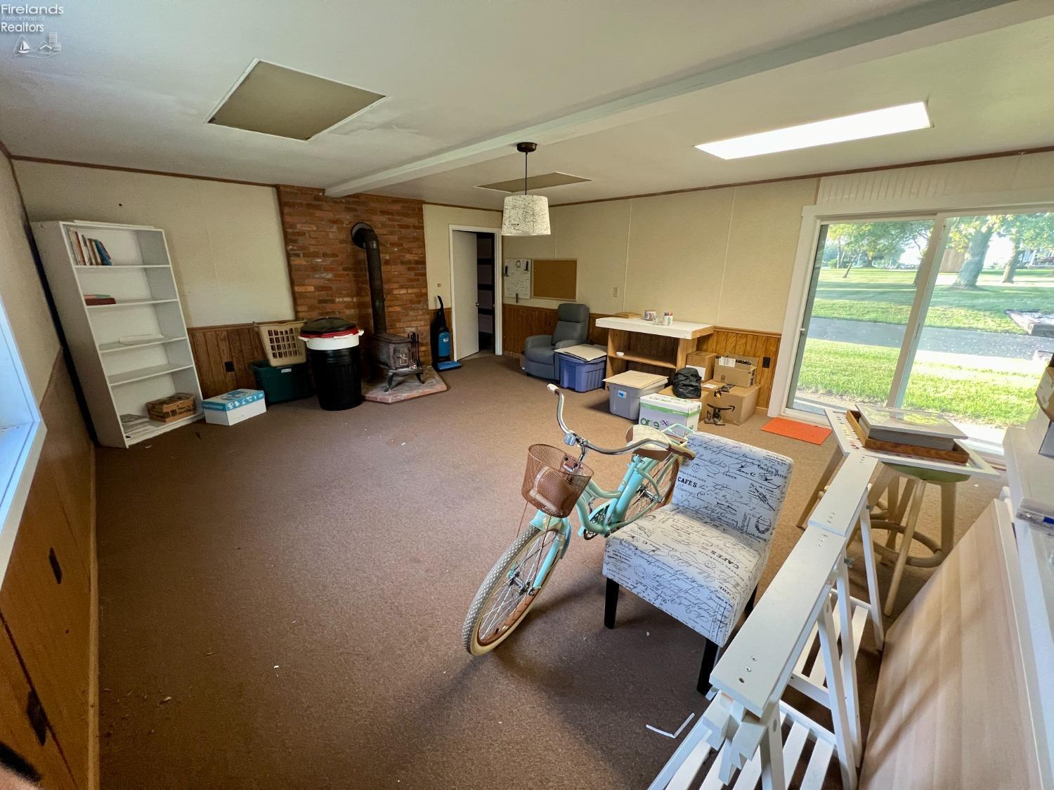 1085 N County Road 43