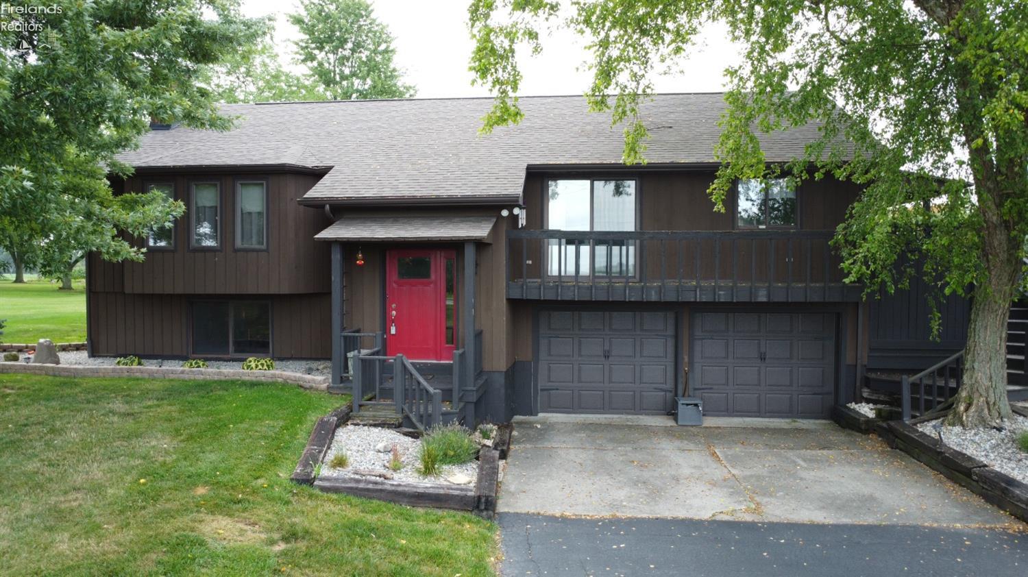 1085 N County Road 43