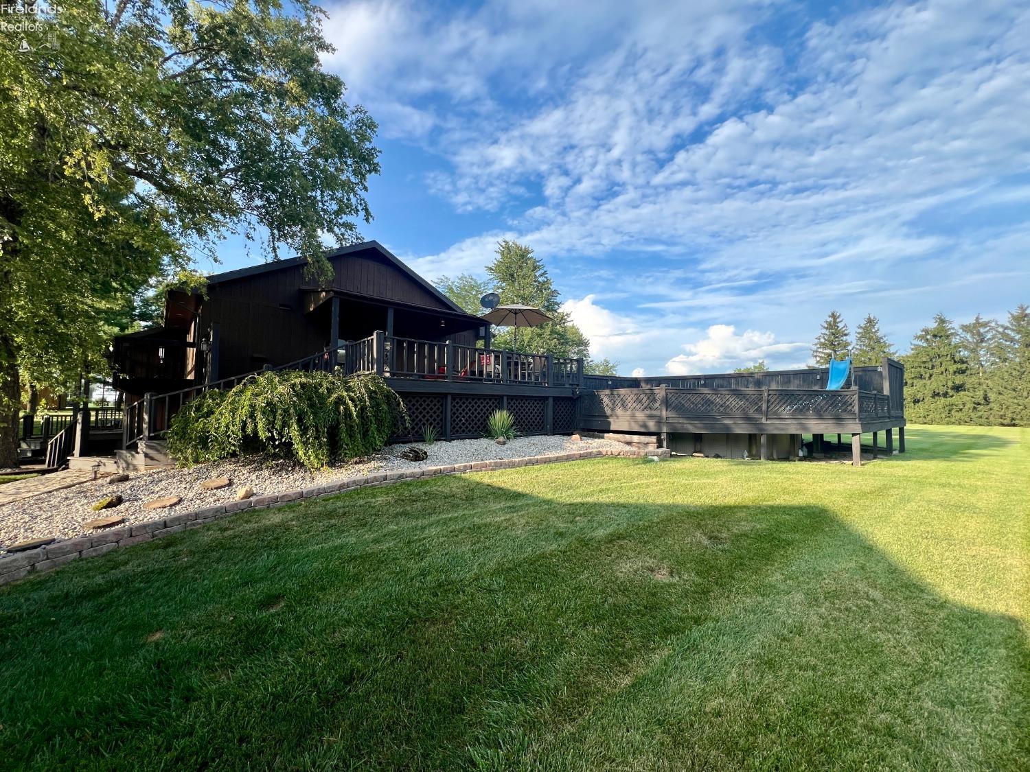 1085 N County Road 43