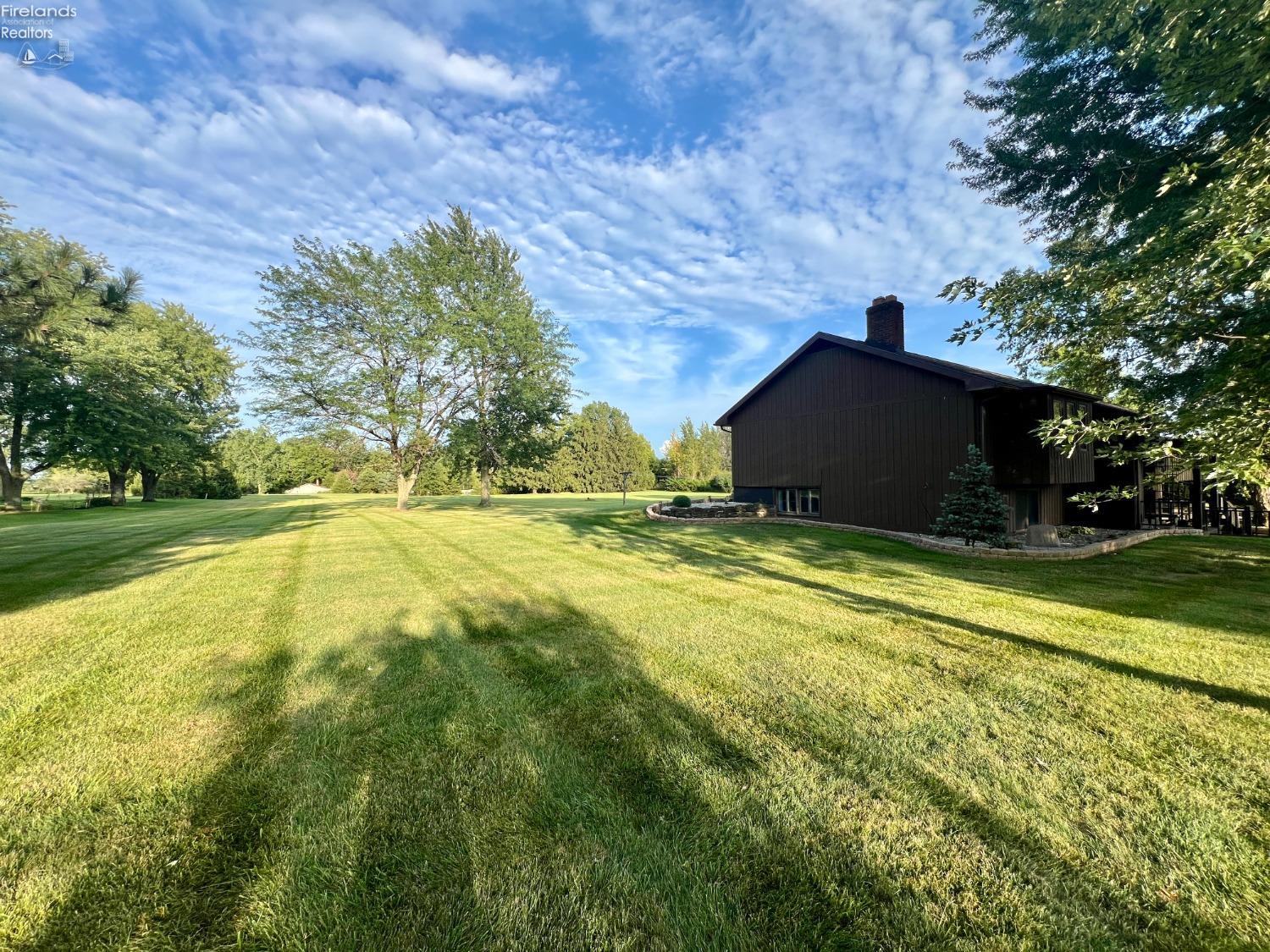 1085 N County Road 43