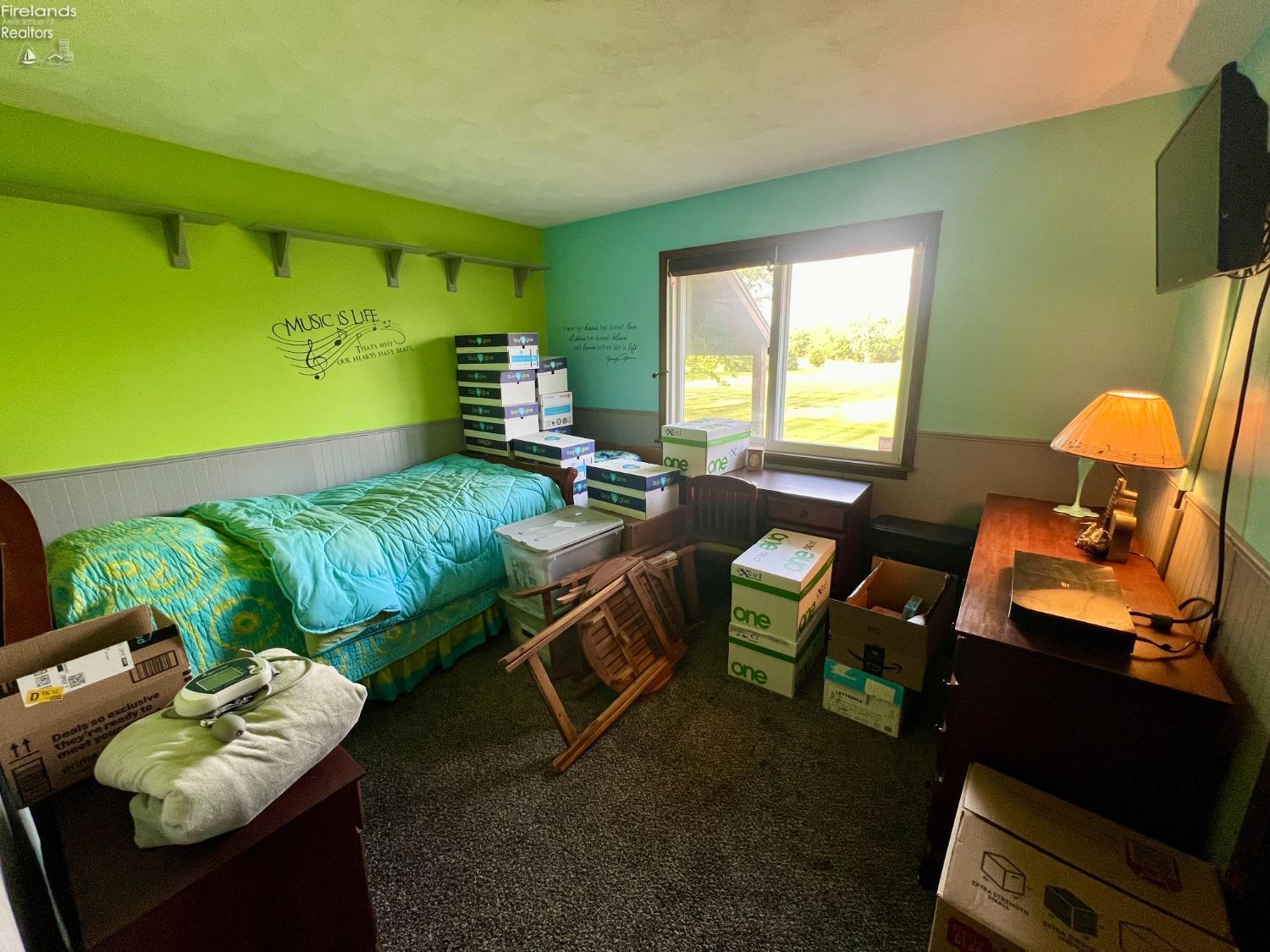 1085 N County Road 43