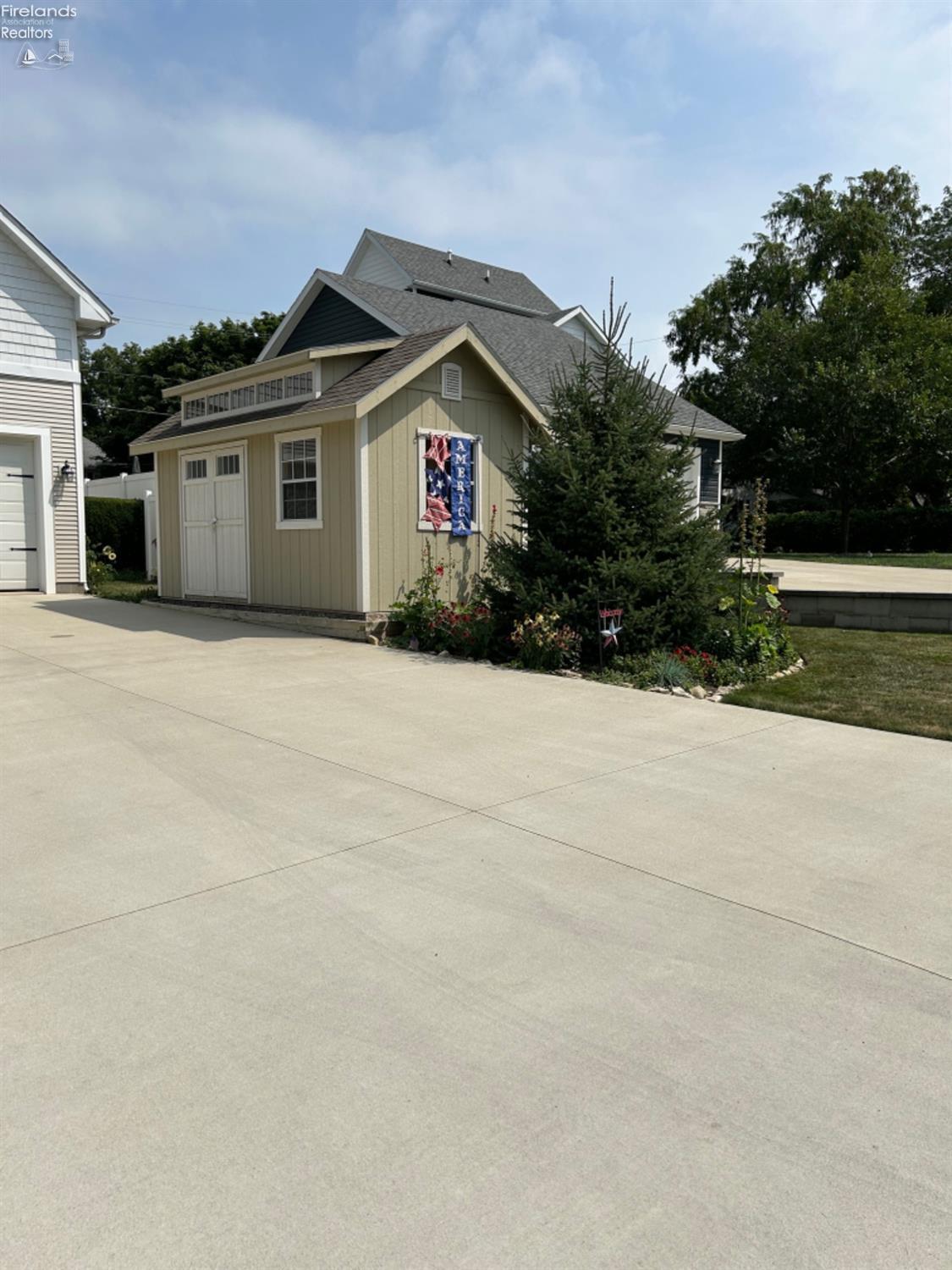 534 N Erie Beach Road