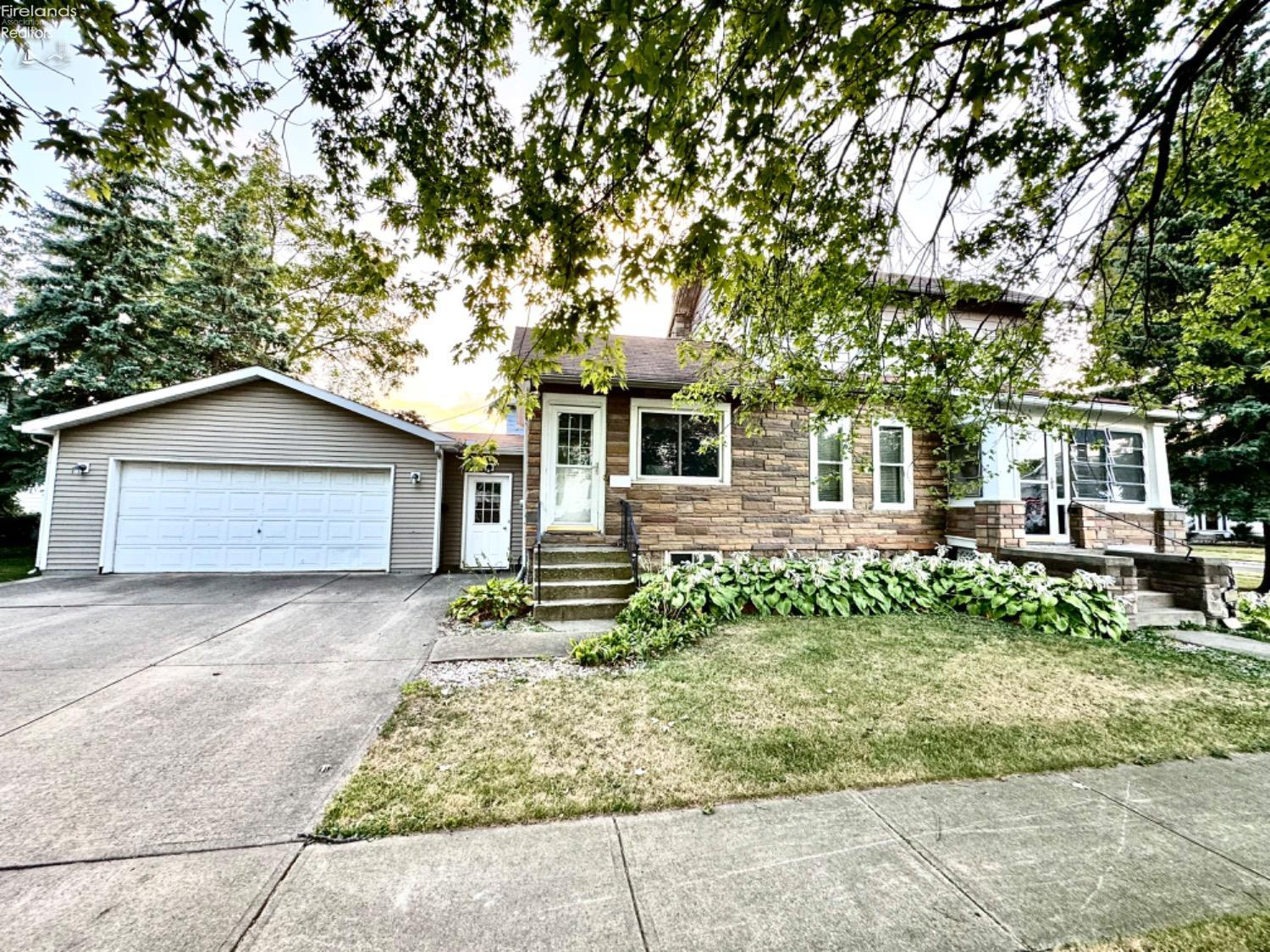 301 W 3rd Street
