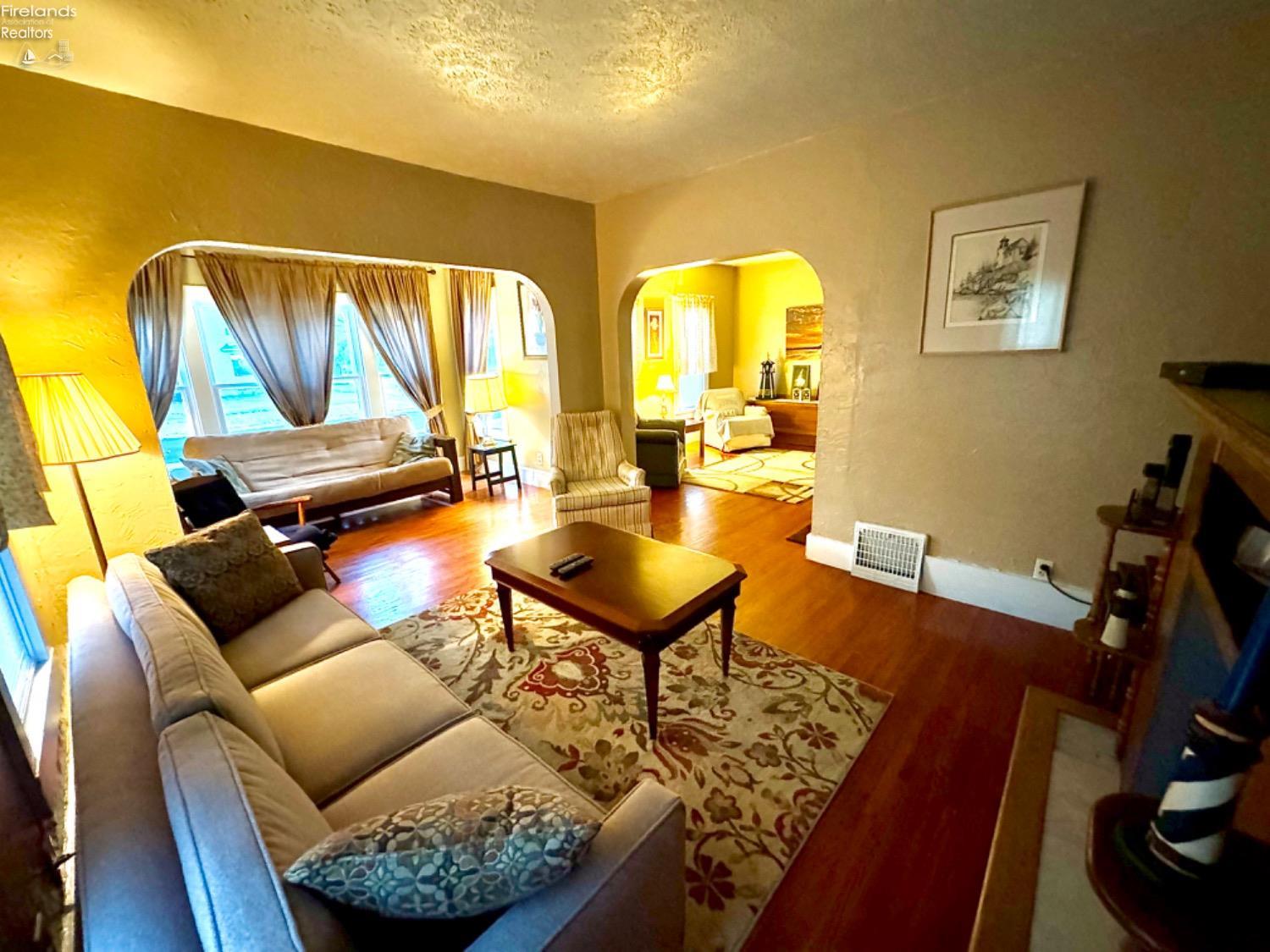 301 W 3rd Street