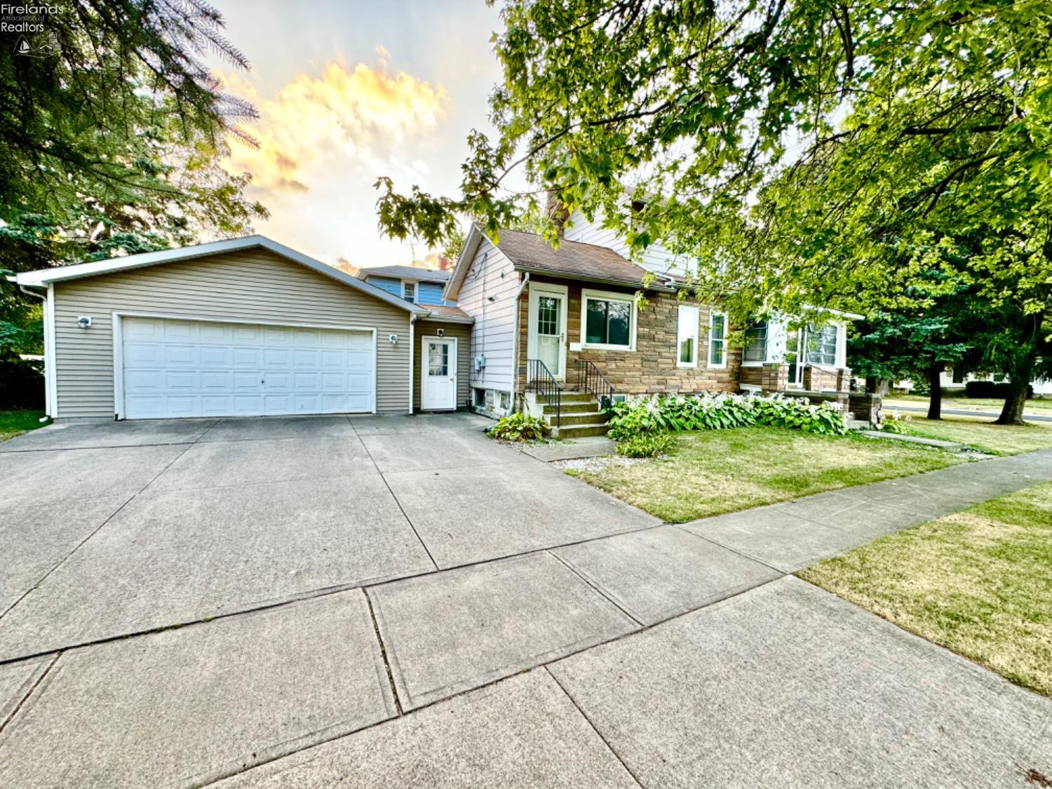 301 W 3rd Street