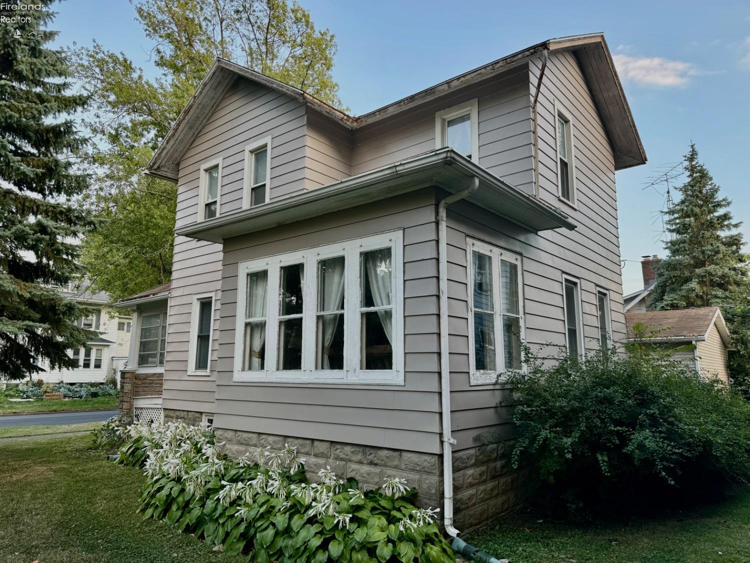 301 W 3rd Street