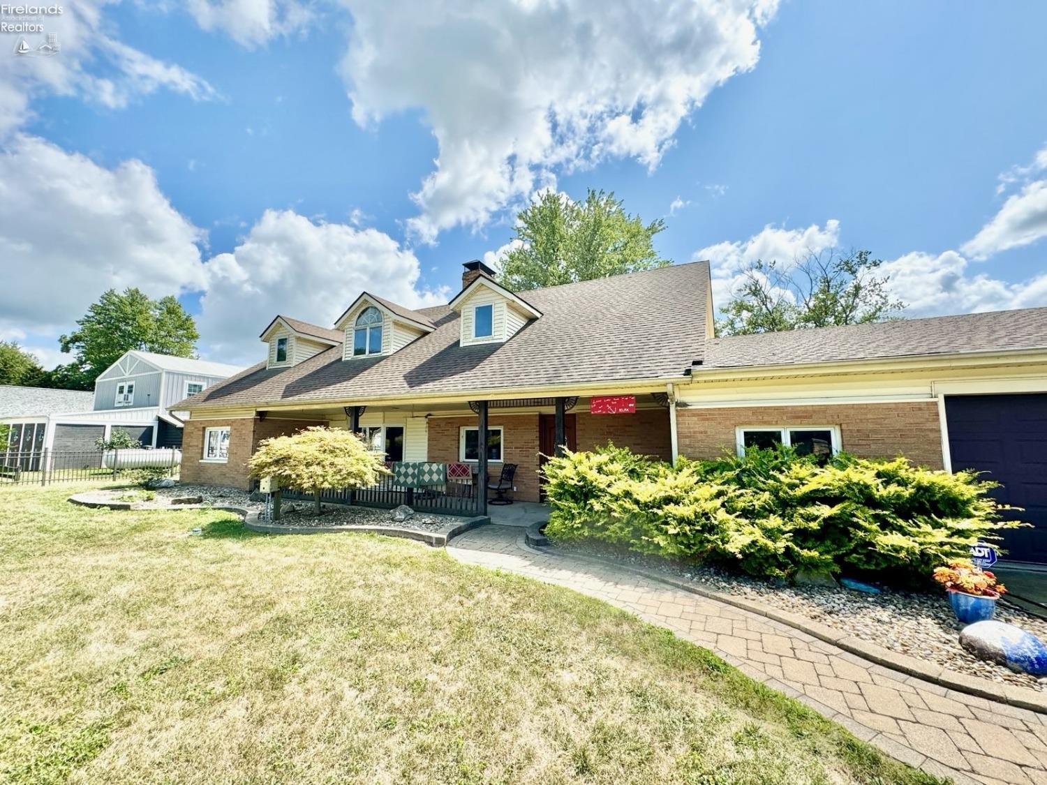 1086 E Hickory Grove Road