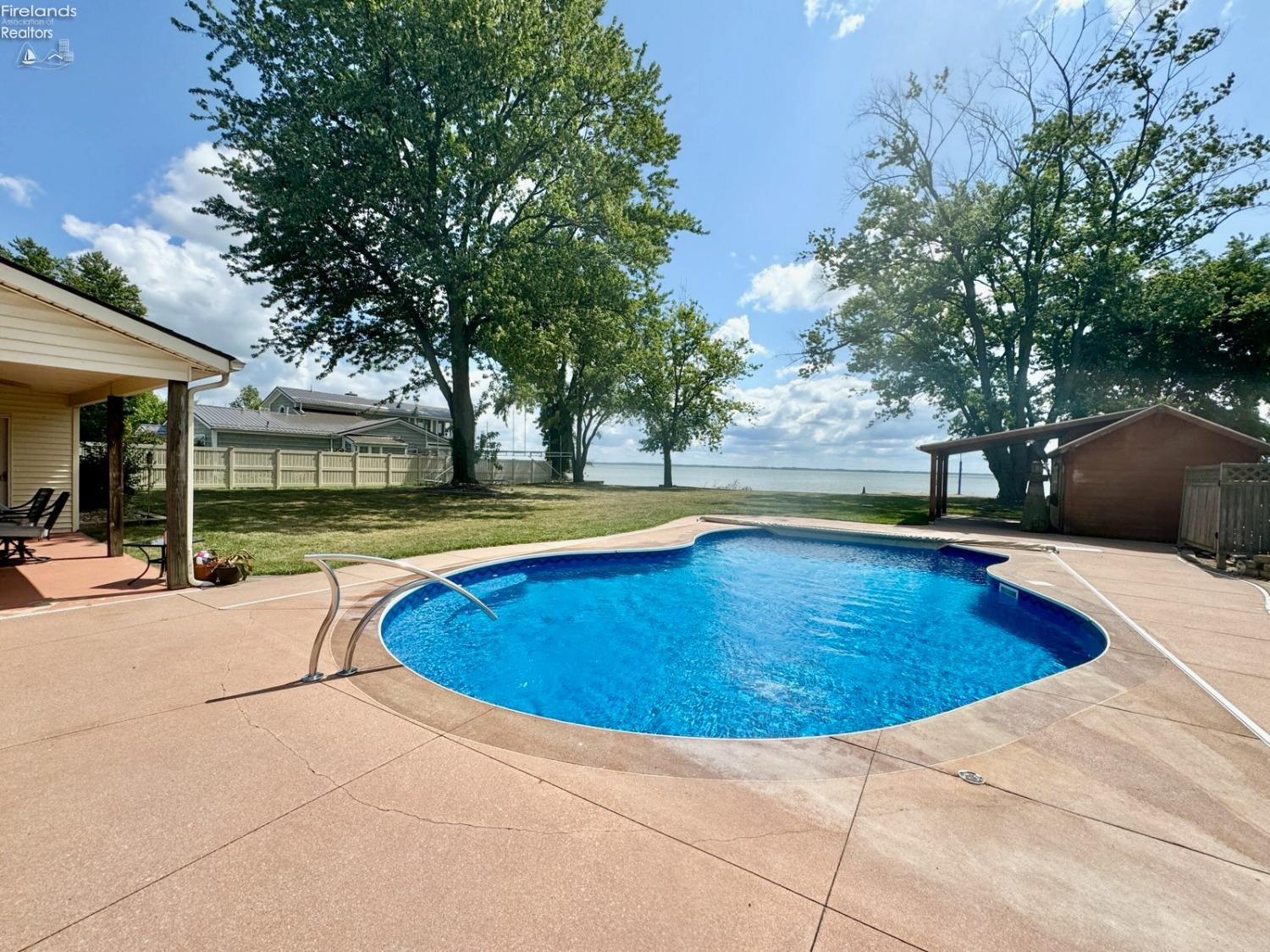 1086 E Hickory Grove Road