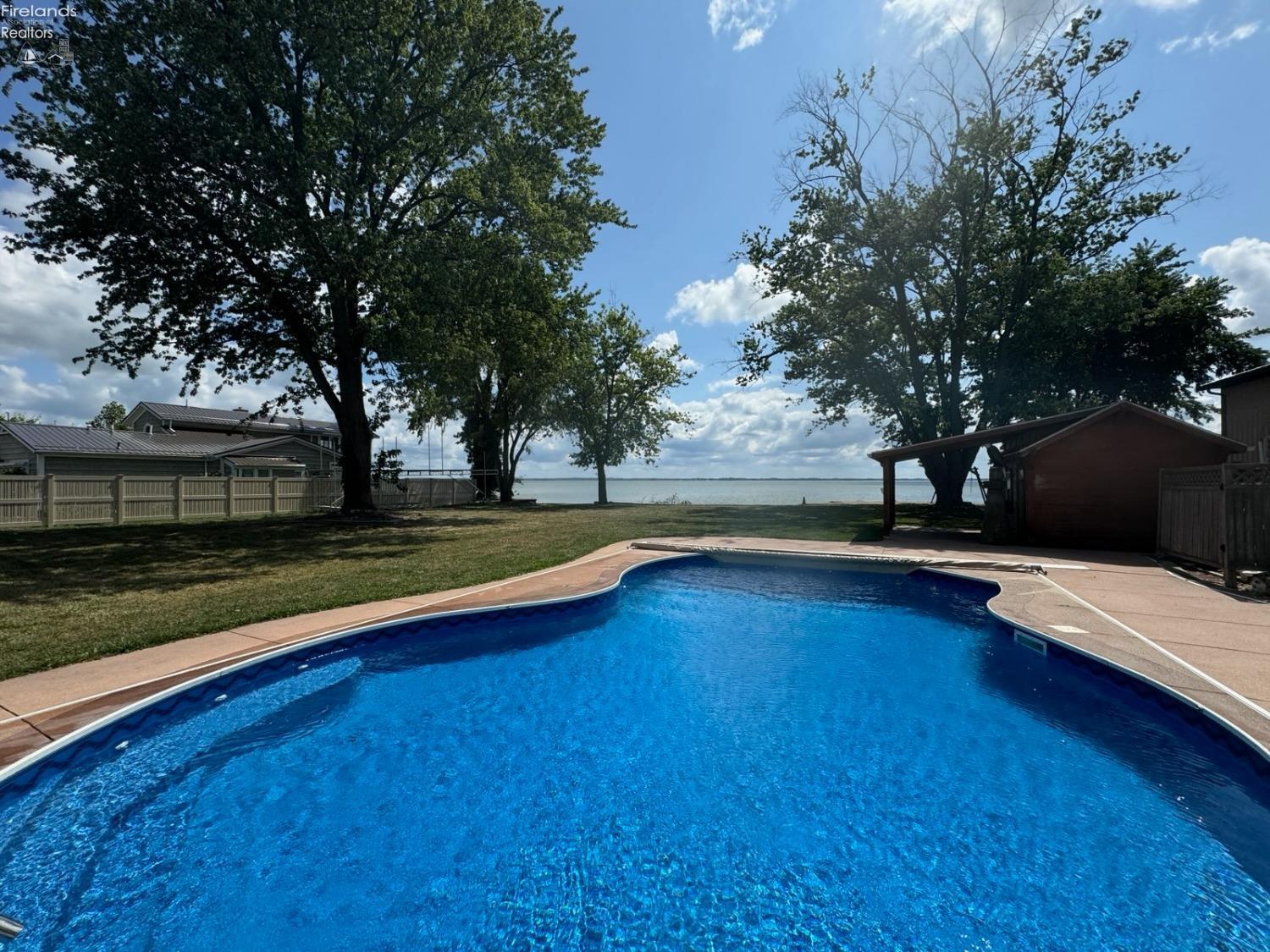 1086 E Hickory Grove Road