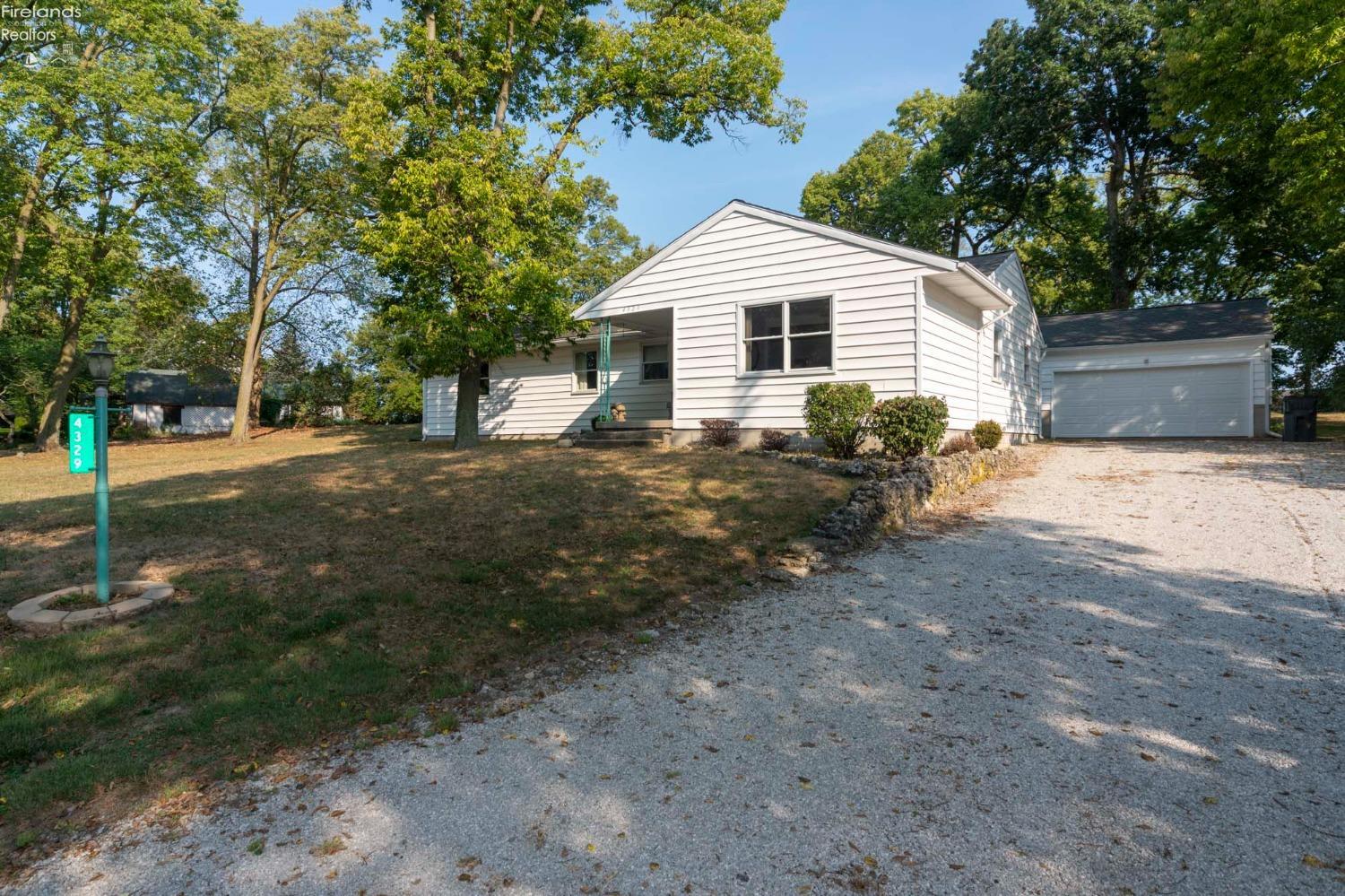 4329 E The Valley Road