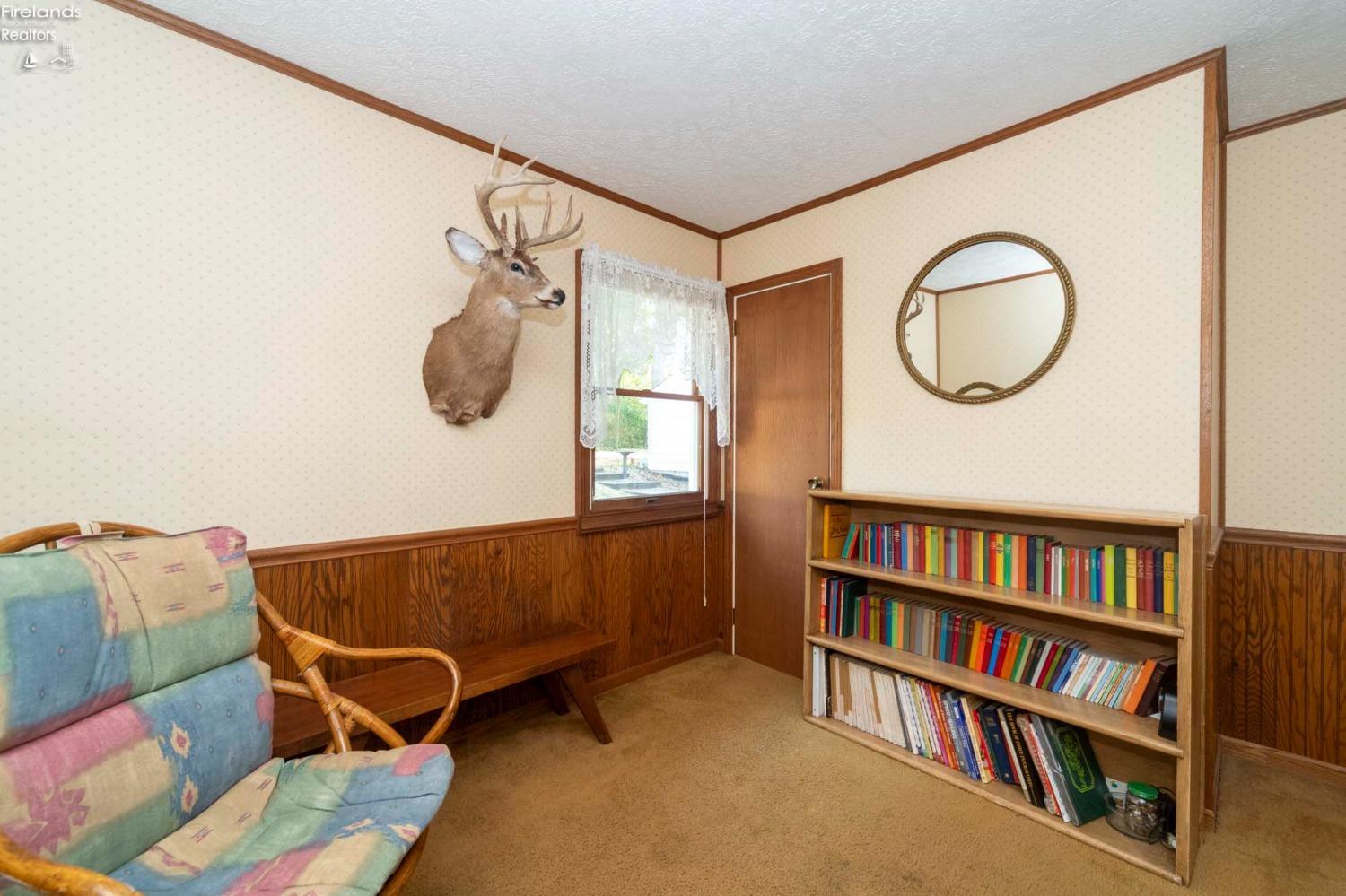 4329 E The Valley Road