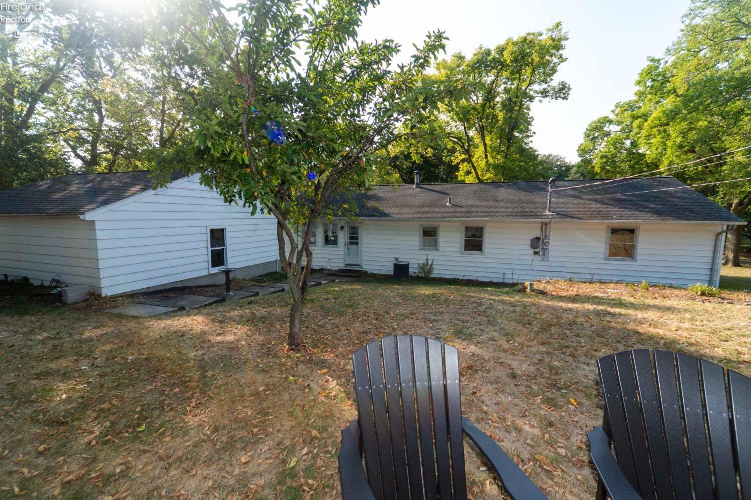 4329 E The Valley Road