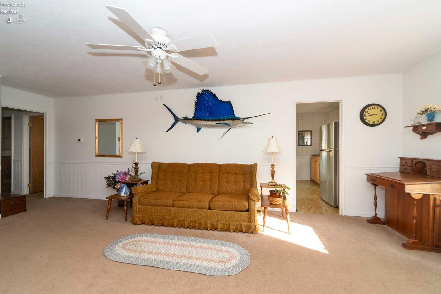 4329 E The Valley Road