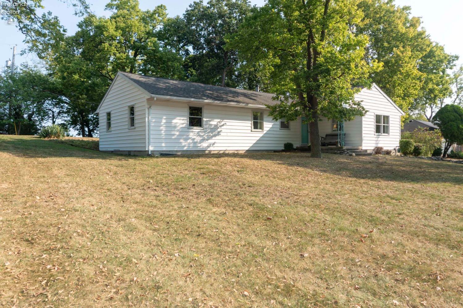 4329 E The Valley Road