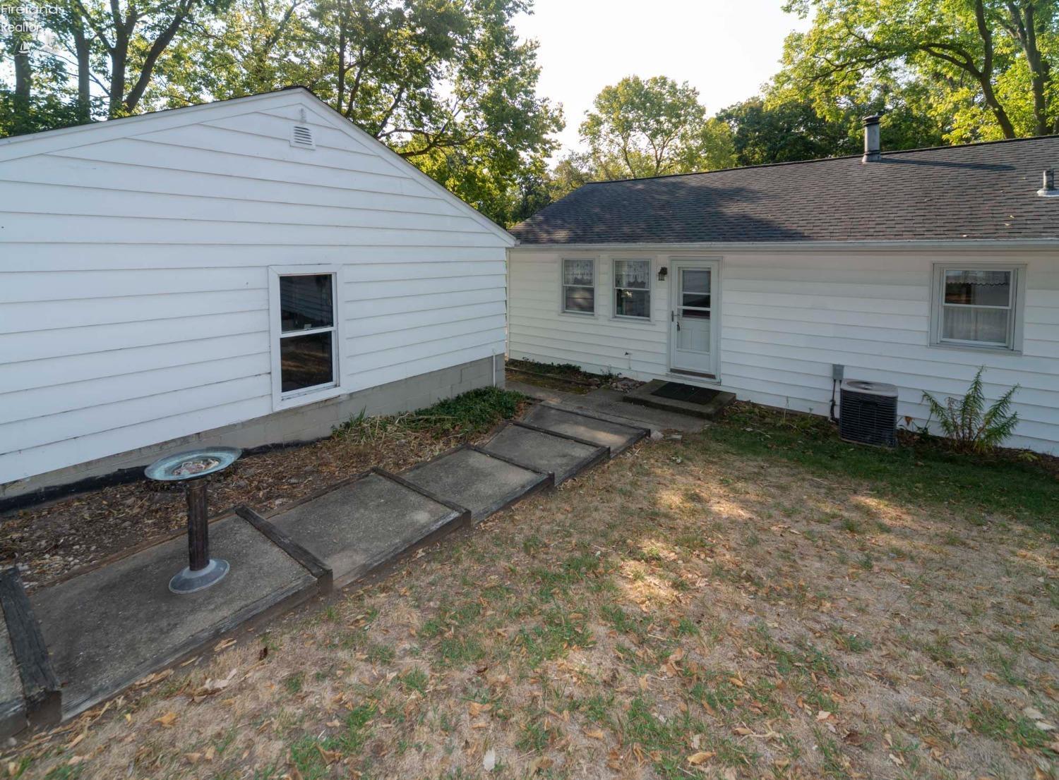 4329 E The Valley Road
