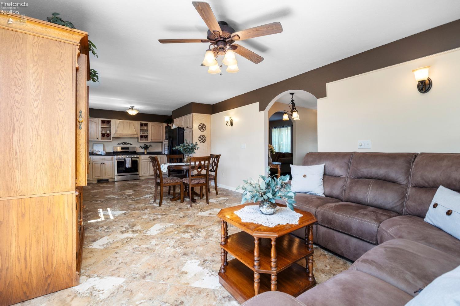 549 Co Rd 157