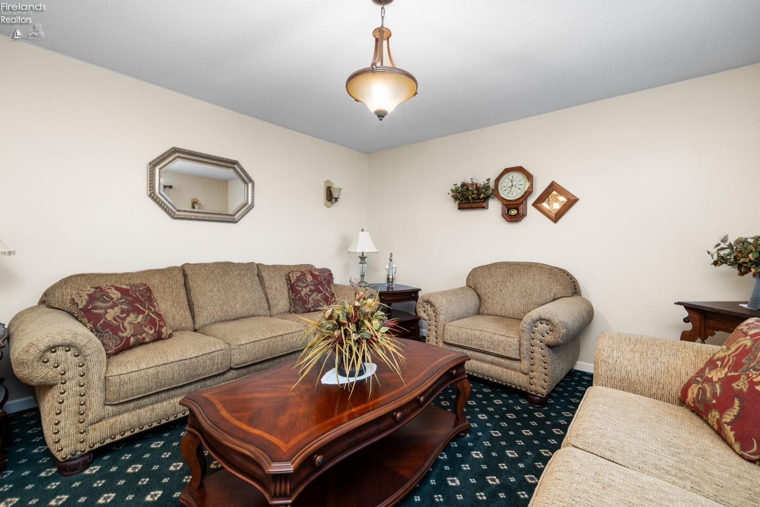549 Co Rd 157