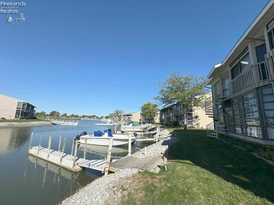 6316 N Harris Harbor Drive