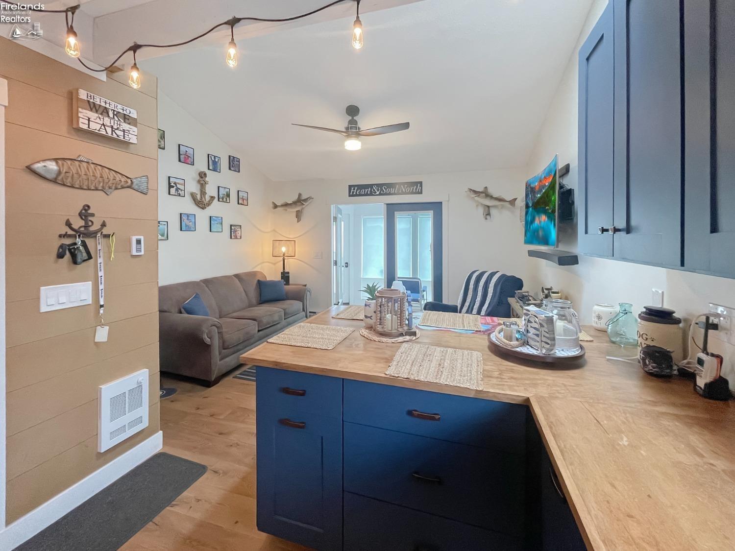 6316 N Harris Harbor Drive