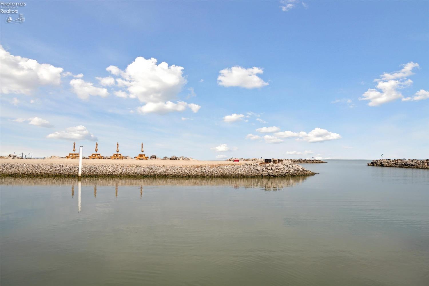 47 N Schooner Point
